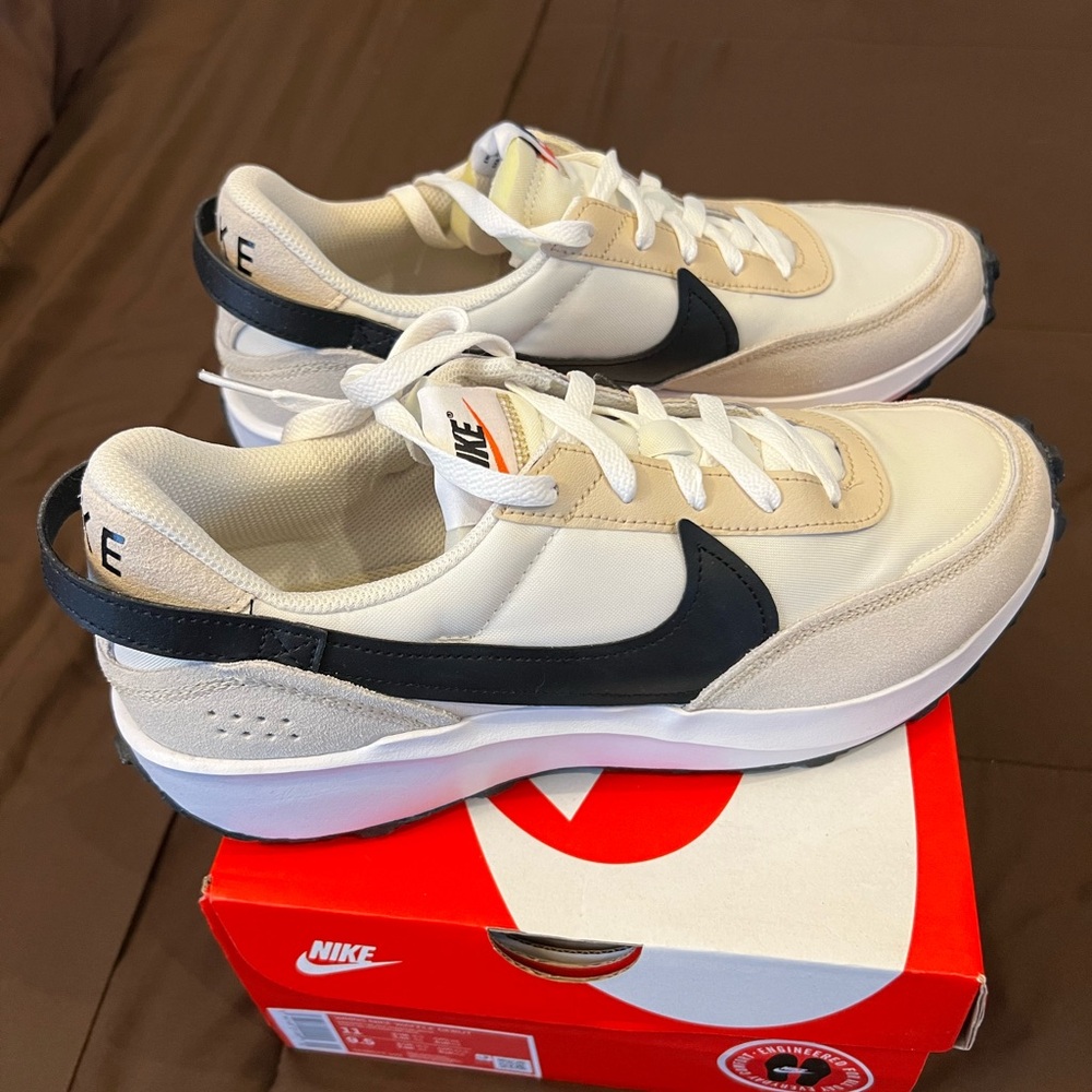 Nike Waffle Debut Womens Cream and Black Low-Top Sneakers NEW